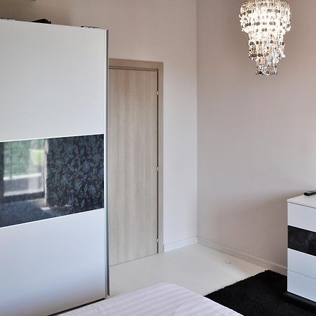Antos Deluxe Apartment Constanta Luaran gambar