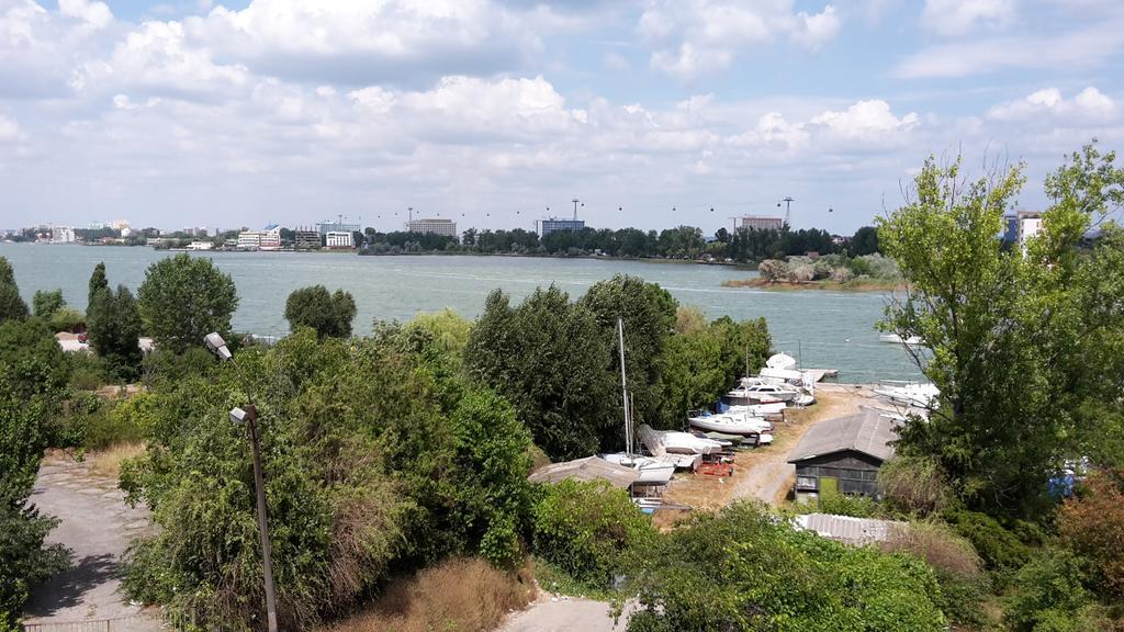 Antos Deluxe Apartment Constanta Luaran gambar