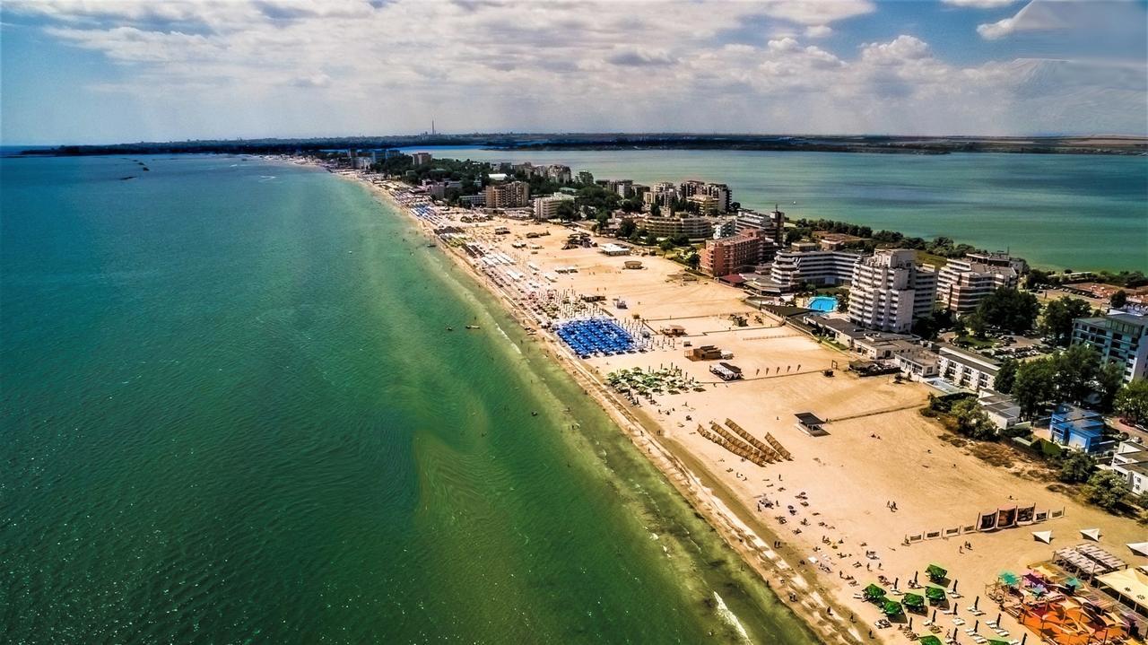 Antos Deluxe Apartment Constanta Luaran gambar