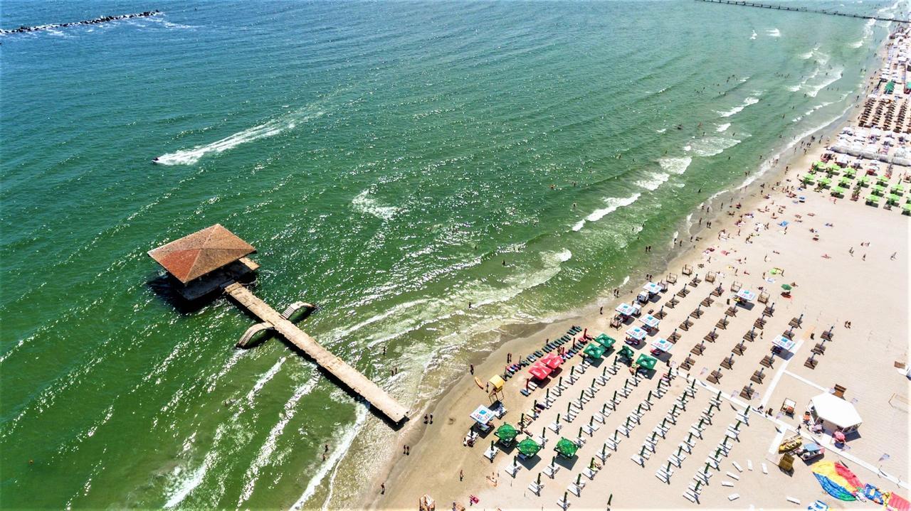 Antos Deluxe Apartment Constanta Luaran gambar