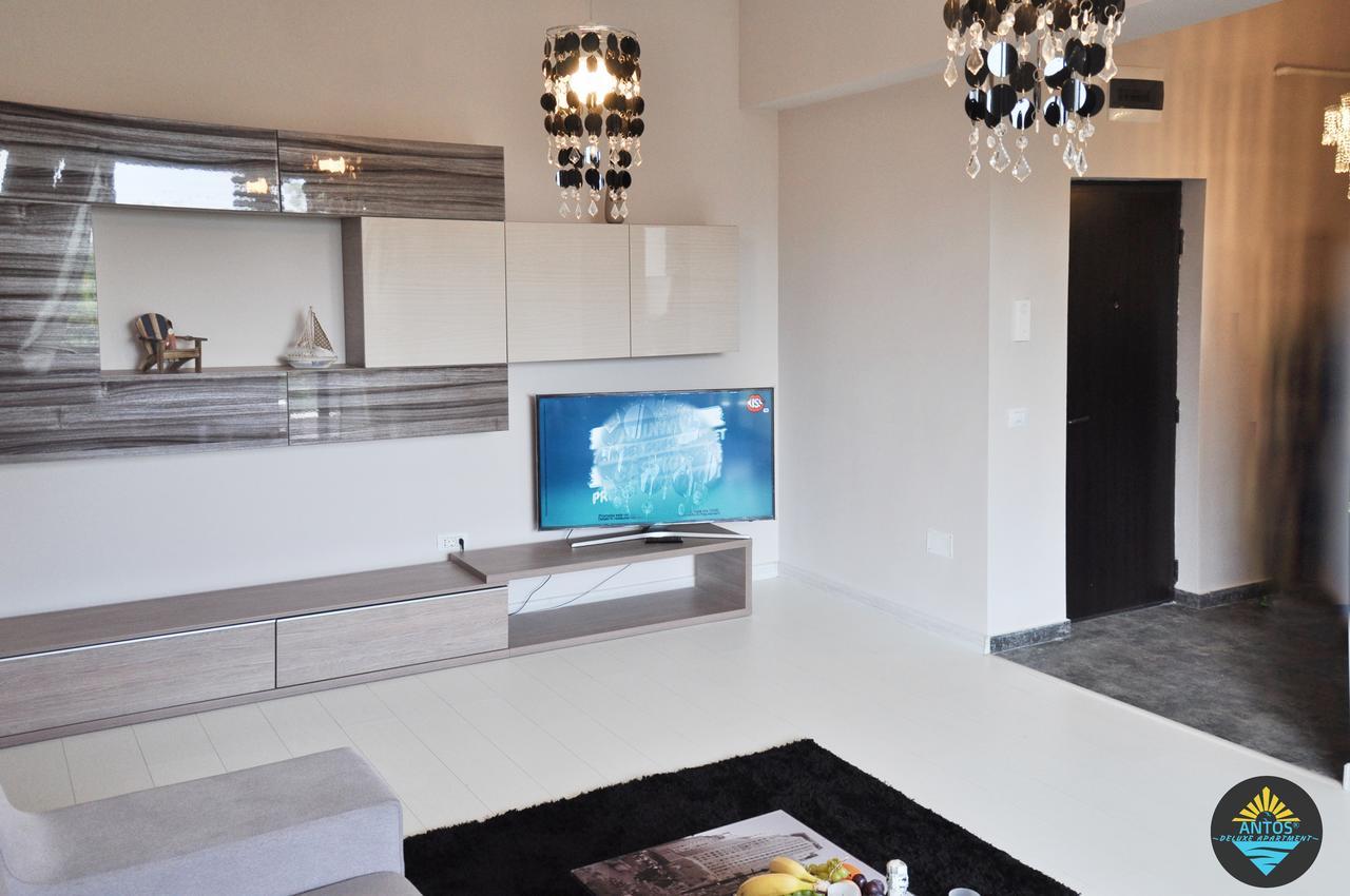 Antos Deluxe Apartment Constanta Luaran gambar